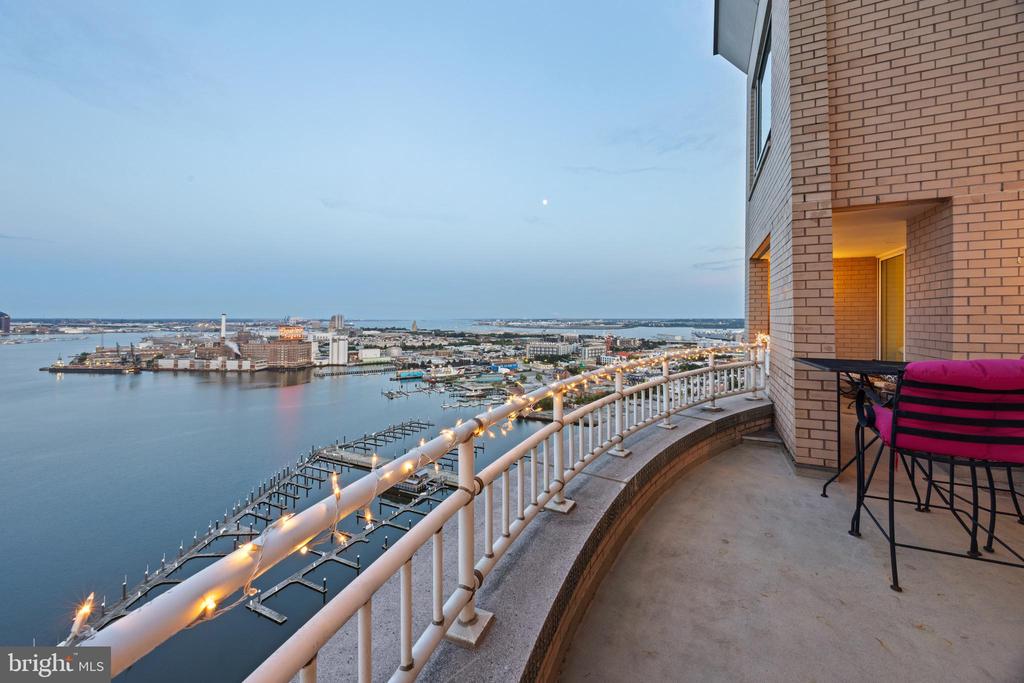 100 HARBORVIEW DRIVE Unit: PH3A/3B