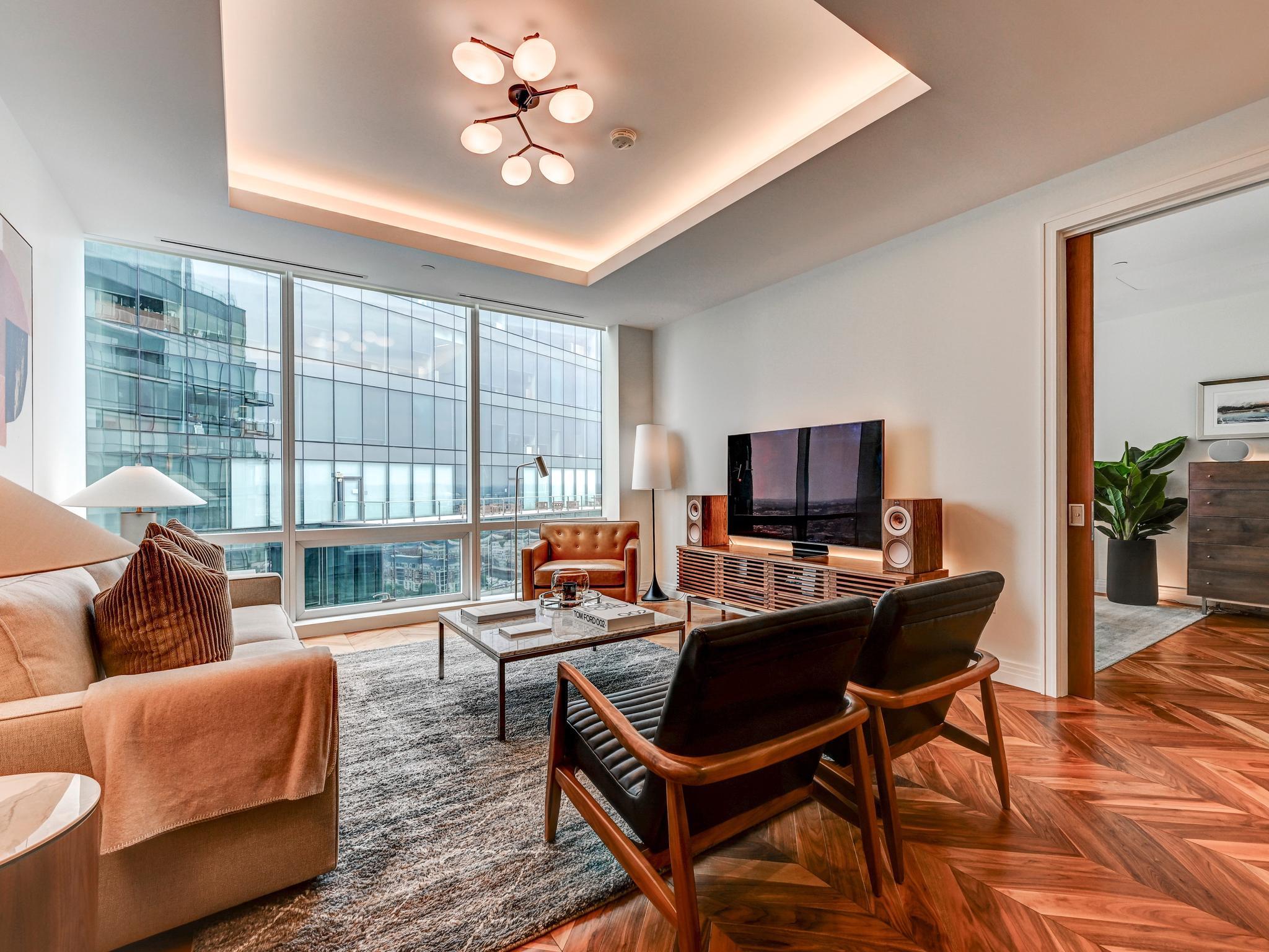 300 INTERNATIONAL DRIVE Unit: 2106
