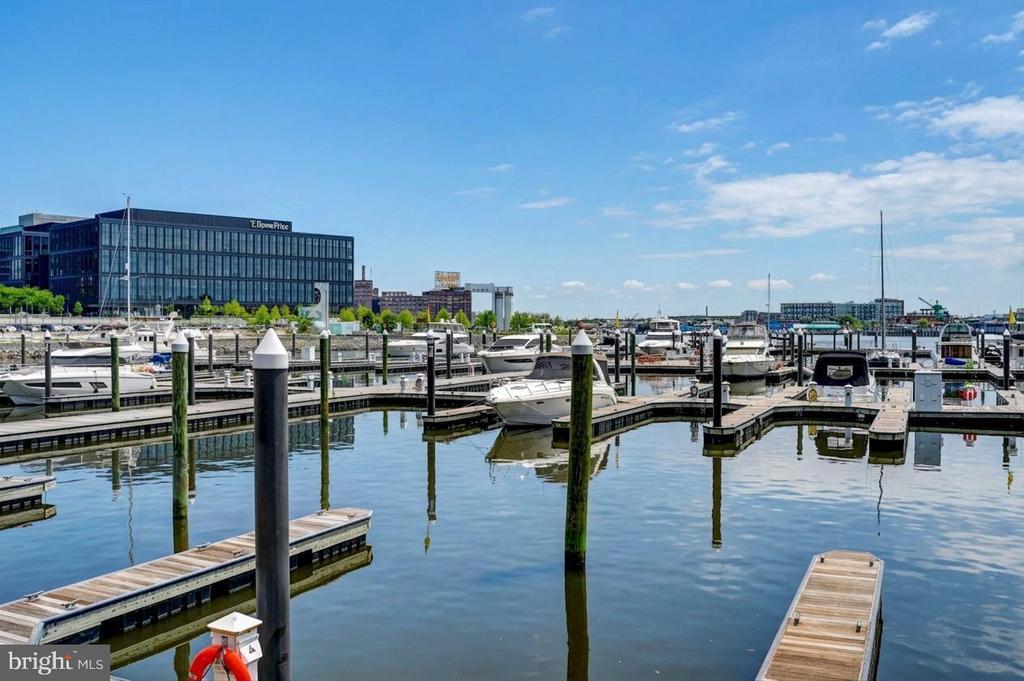 300 INTERNATIONAL DRIVE Unit: 2106