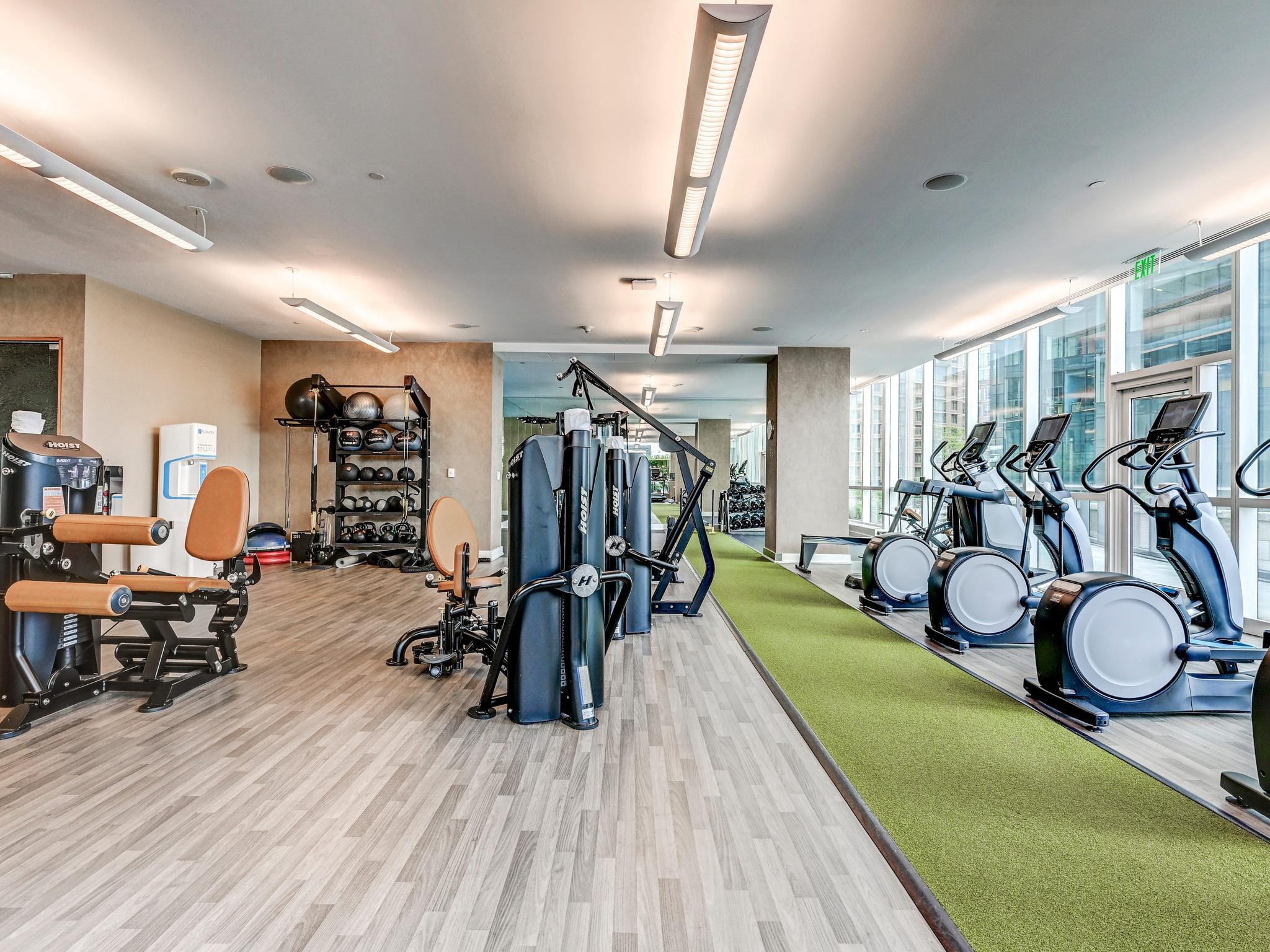 300 INTERNATIONAL DRIVE Unit: 2106