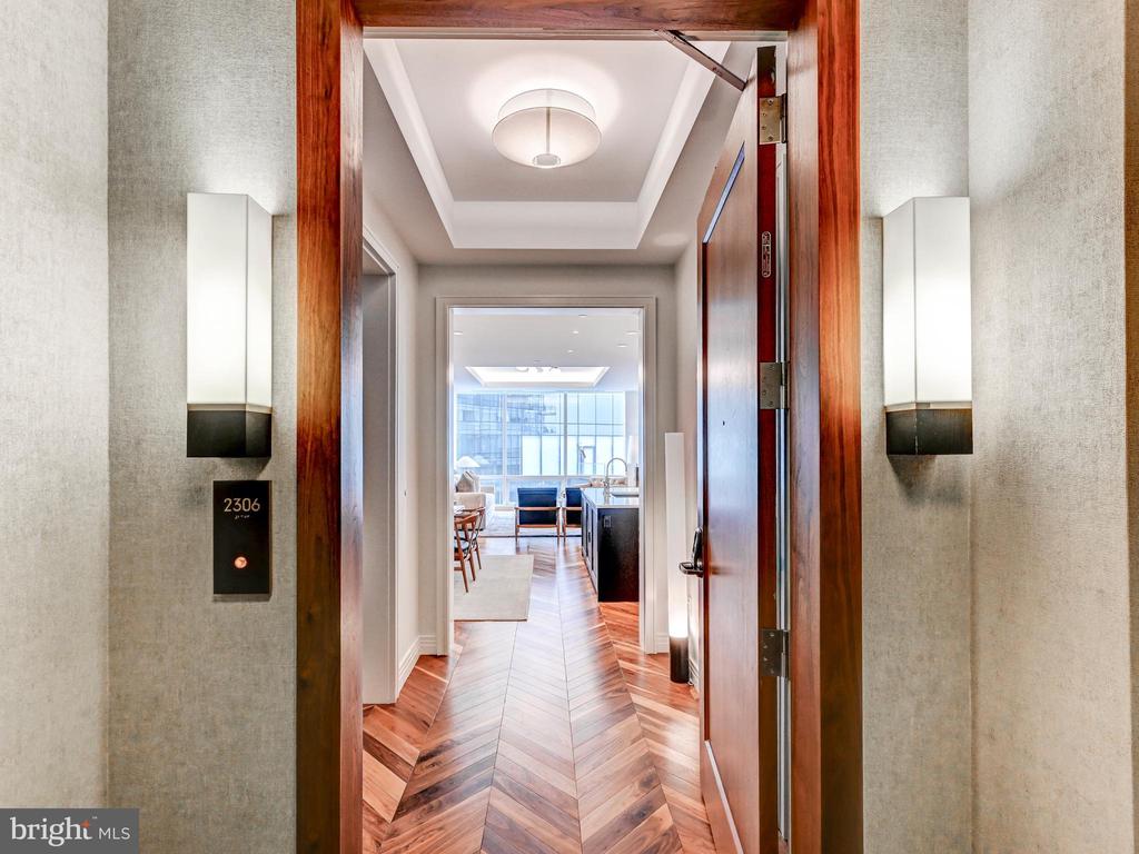 300 INTERNATIONAL DRIVE Unit: 2106