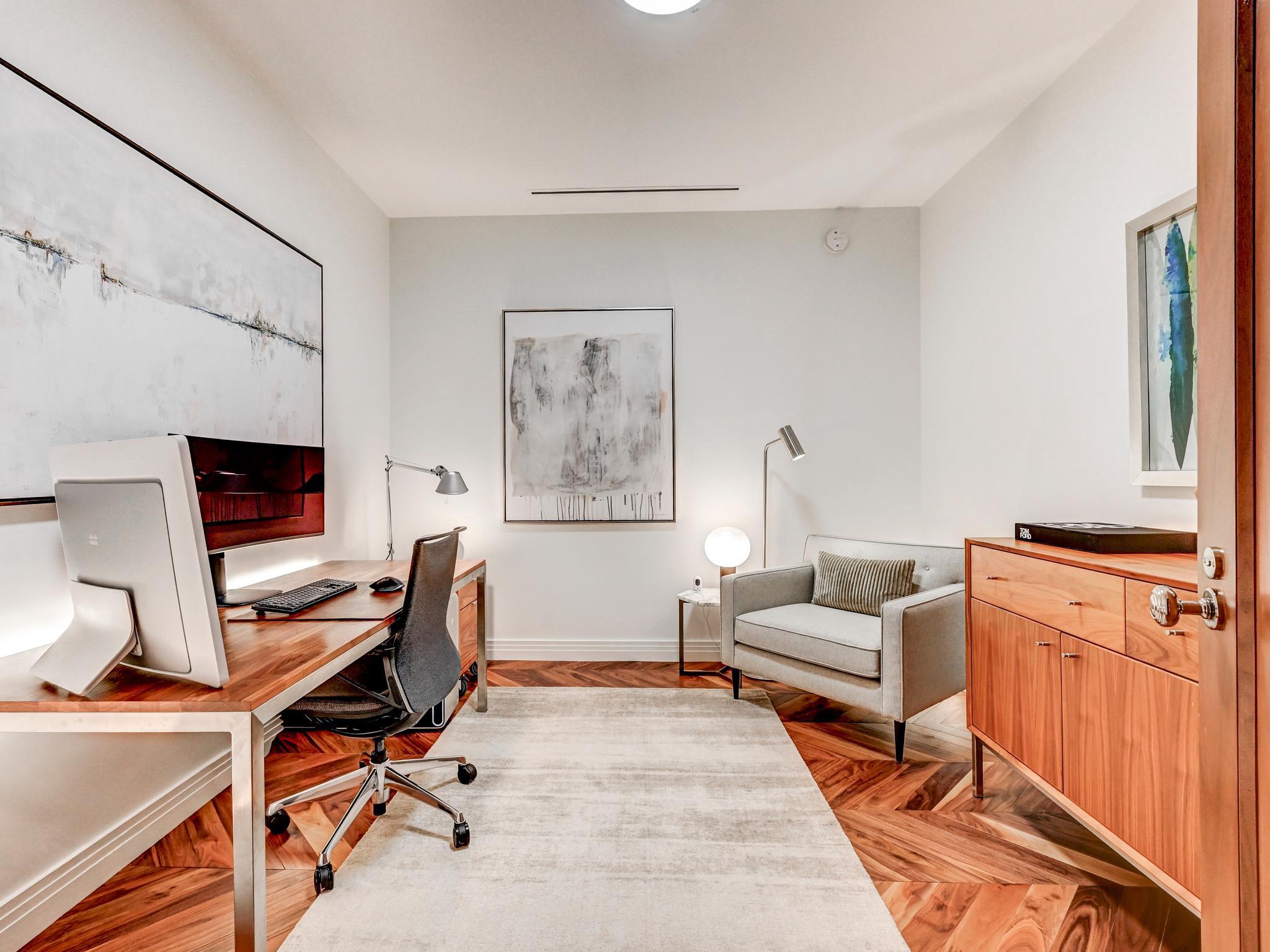 300 INTERNATIONAL DRIVE Unit: 2106