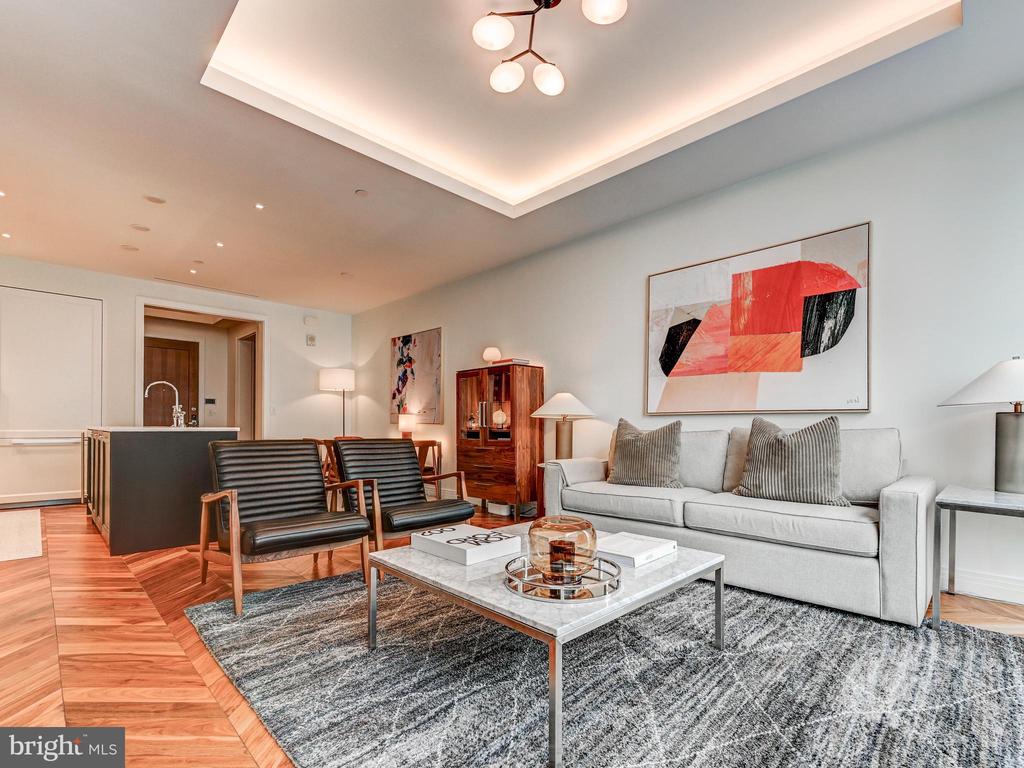 300 INTERNATIONAL DRIVE Unit: 2106