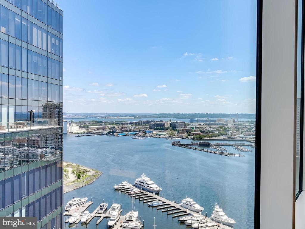 300 INTERNATIONAL DRIVE Unit: 2106