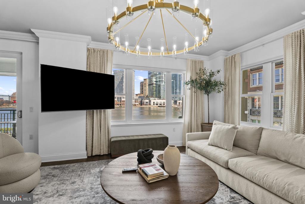 801 KEY HIGHWAY Unit: 221