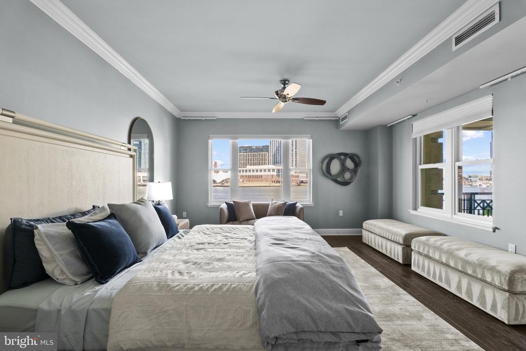 801 KEY HIGHWAY Unit: 221