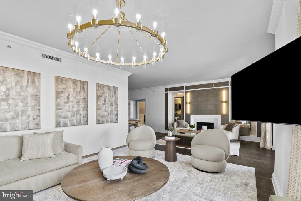 801 KEY HIGHWAY Unit: 221