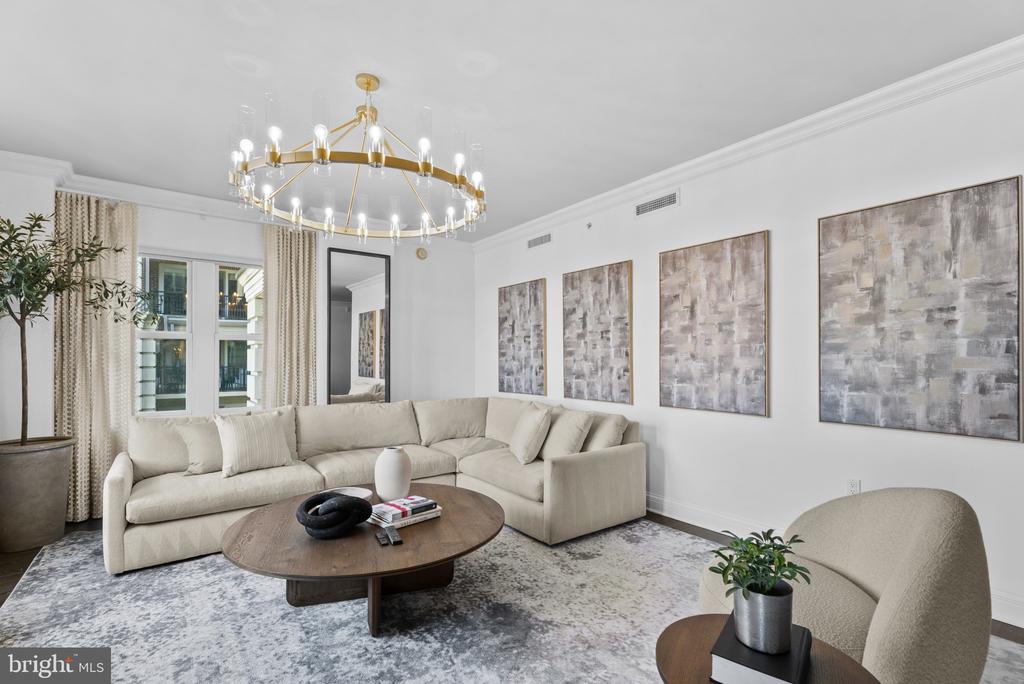 801 KEY HIGHWAY Unit: 221