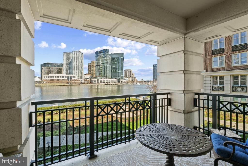 801 KEY HIGHWAY Unit: 221