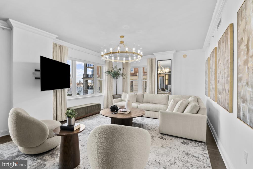 801 KEY HIGHWAY Unit: 221