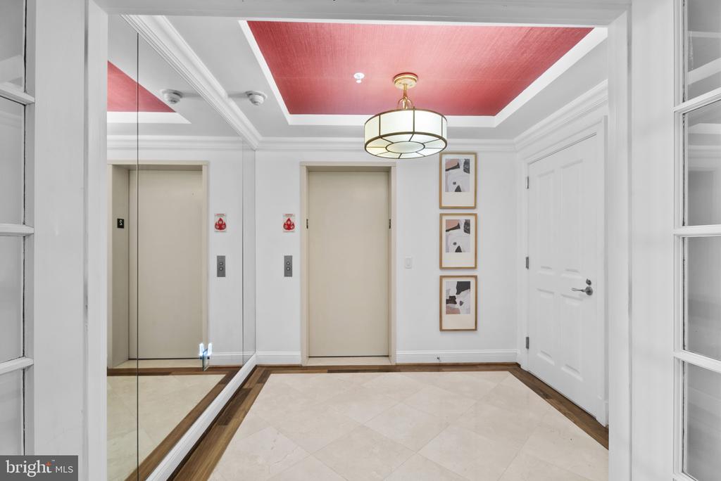 801 KEY HIGHWAY Unit: 221