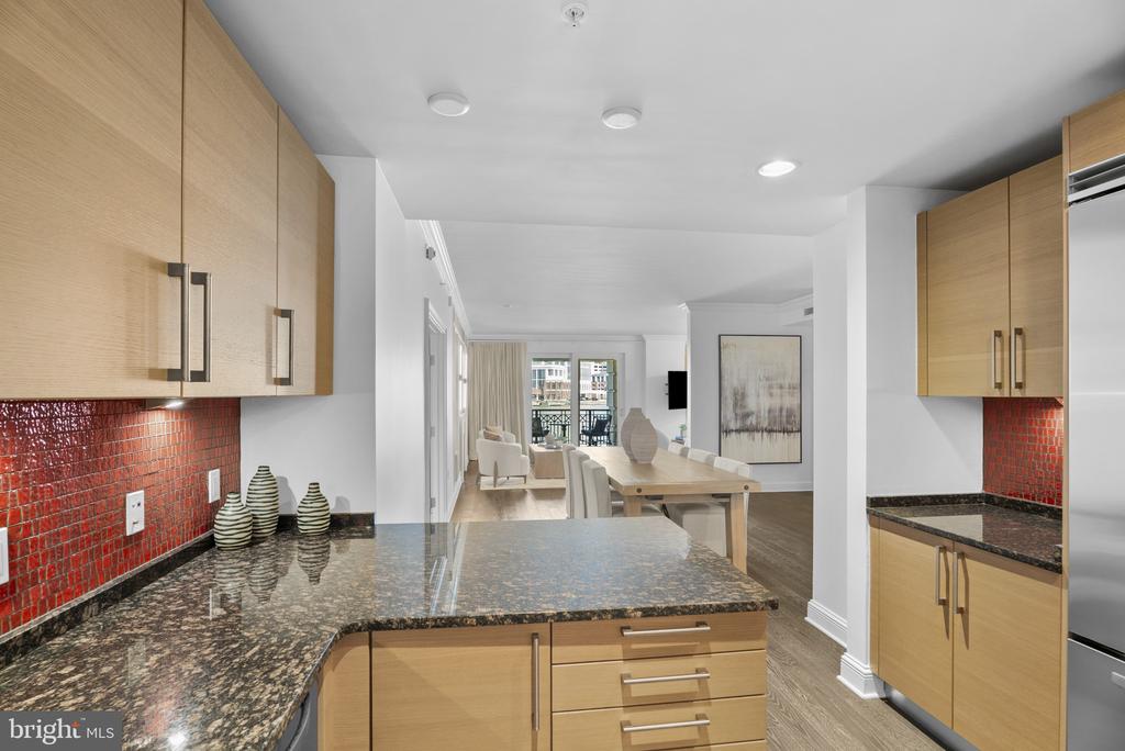 801 KEY HIGHWAY Unit: 221