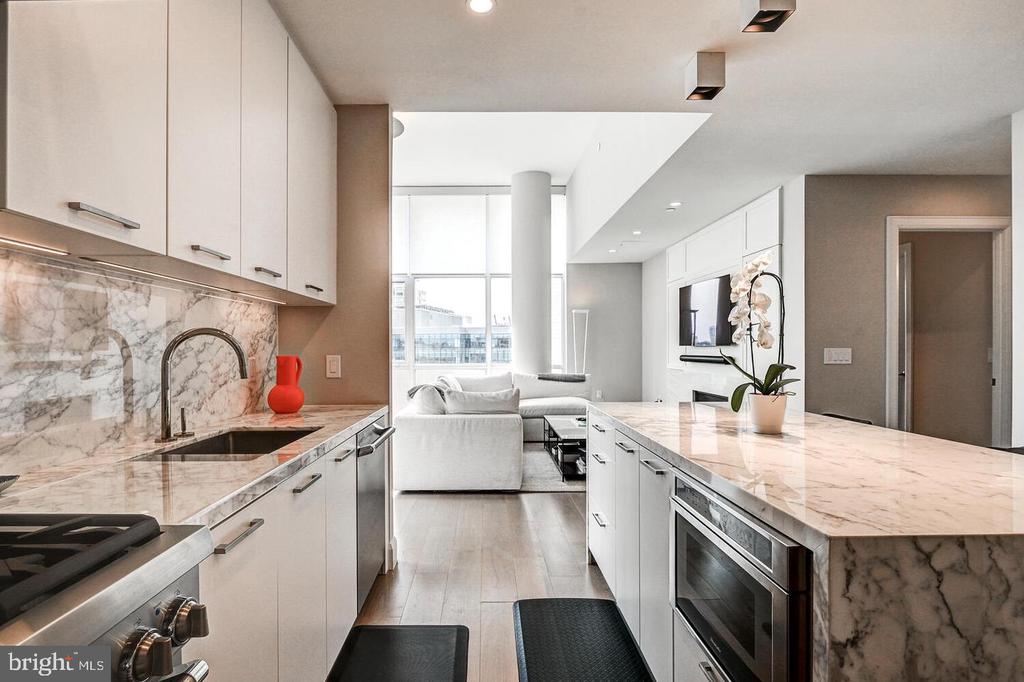 1330 LANCASTER STREET Unit: C901