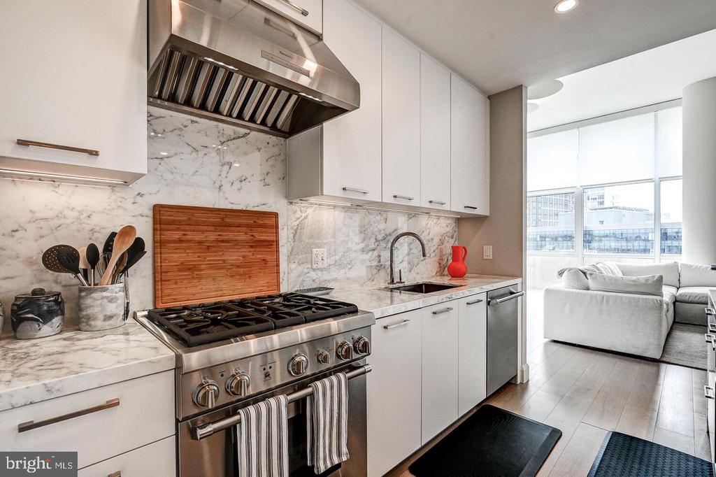1330 LANCASTER STREET Unit: C901