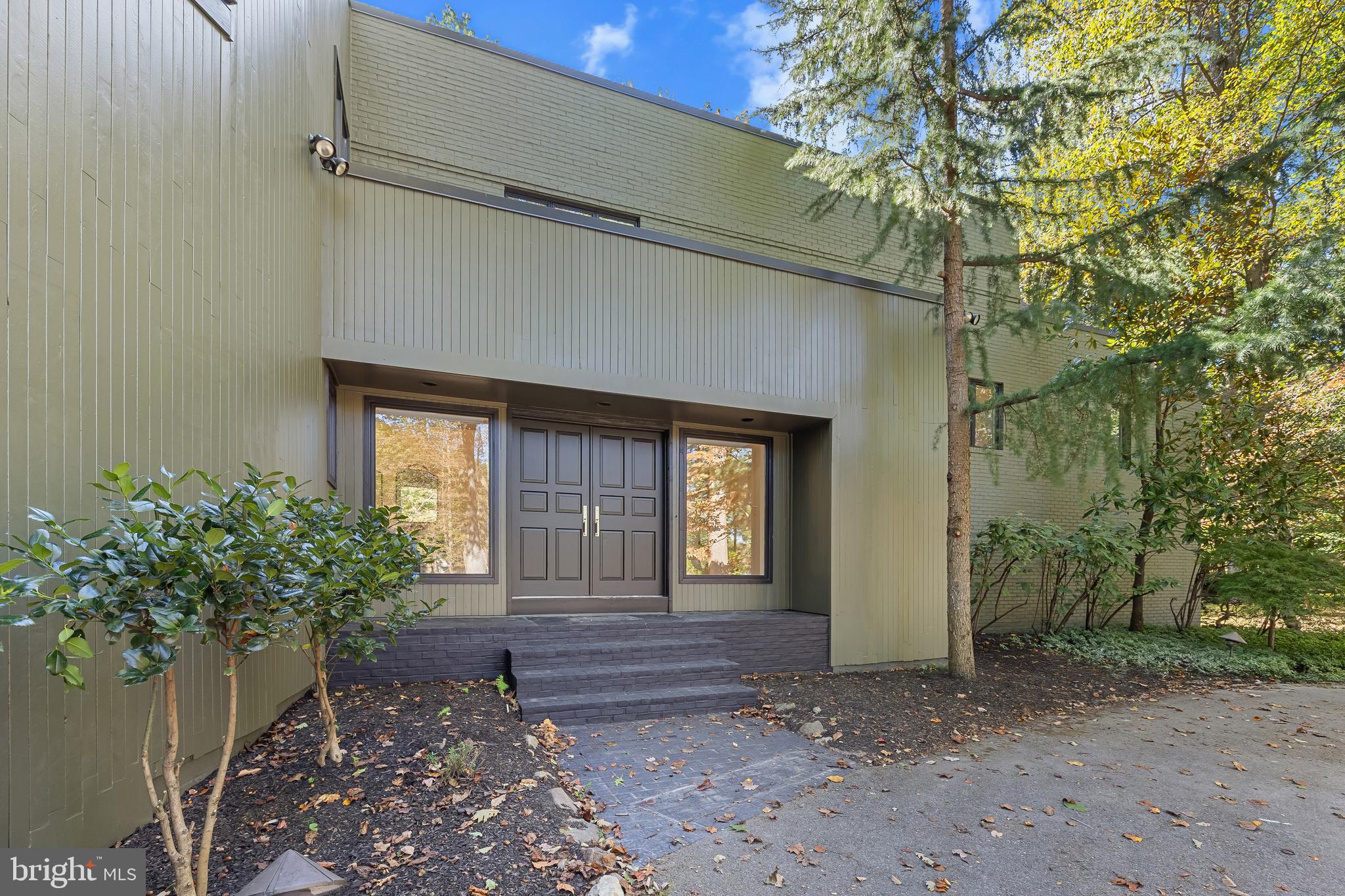 2415 VELVET RIDGE DRIVE