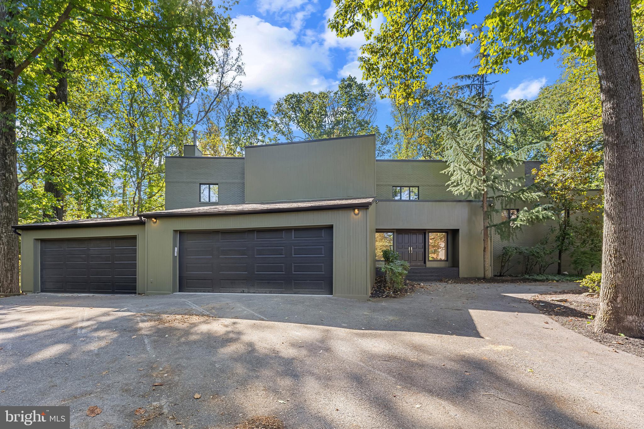 2415 VELVET RIDGE DRIVE