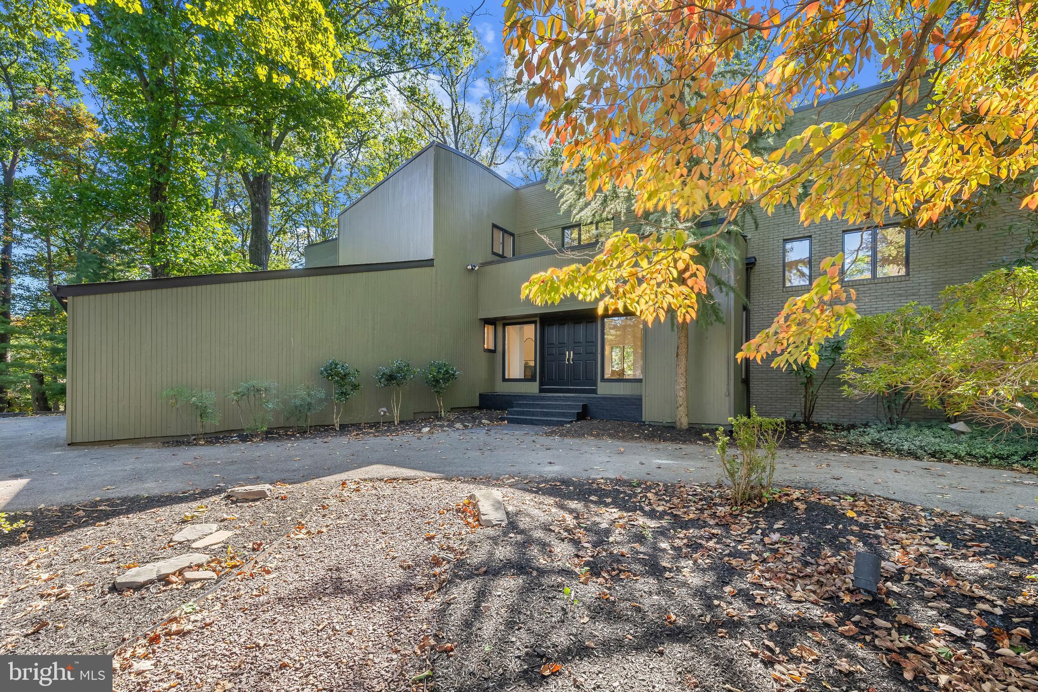 2415 VELVET RIDGE DRIVE