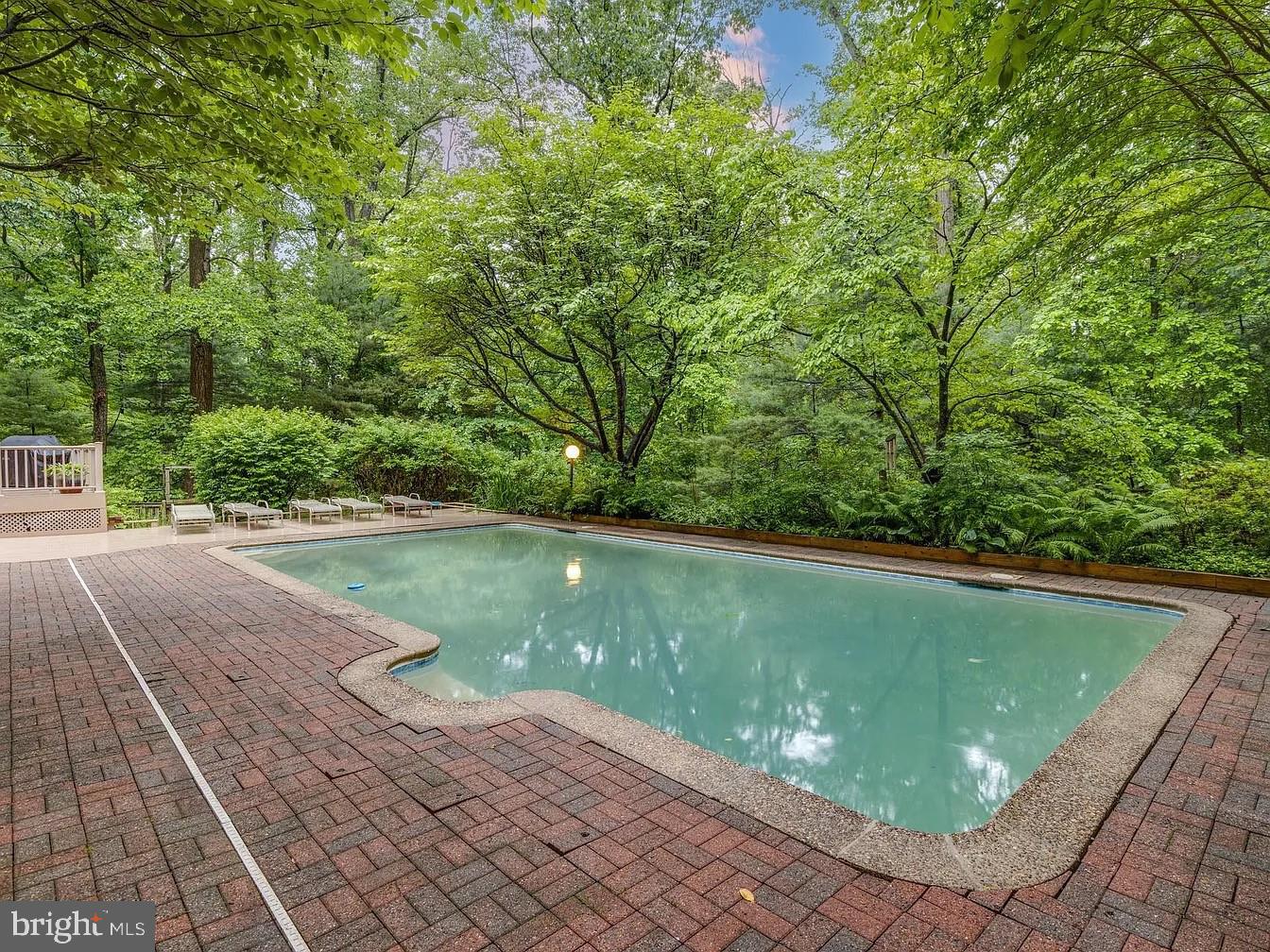 2415 VELVET RIDGE DRIVE