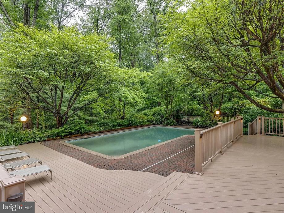 2415 VELVET RIDGE DRIVE