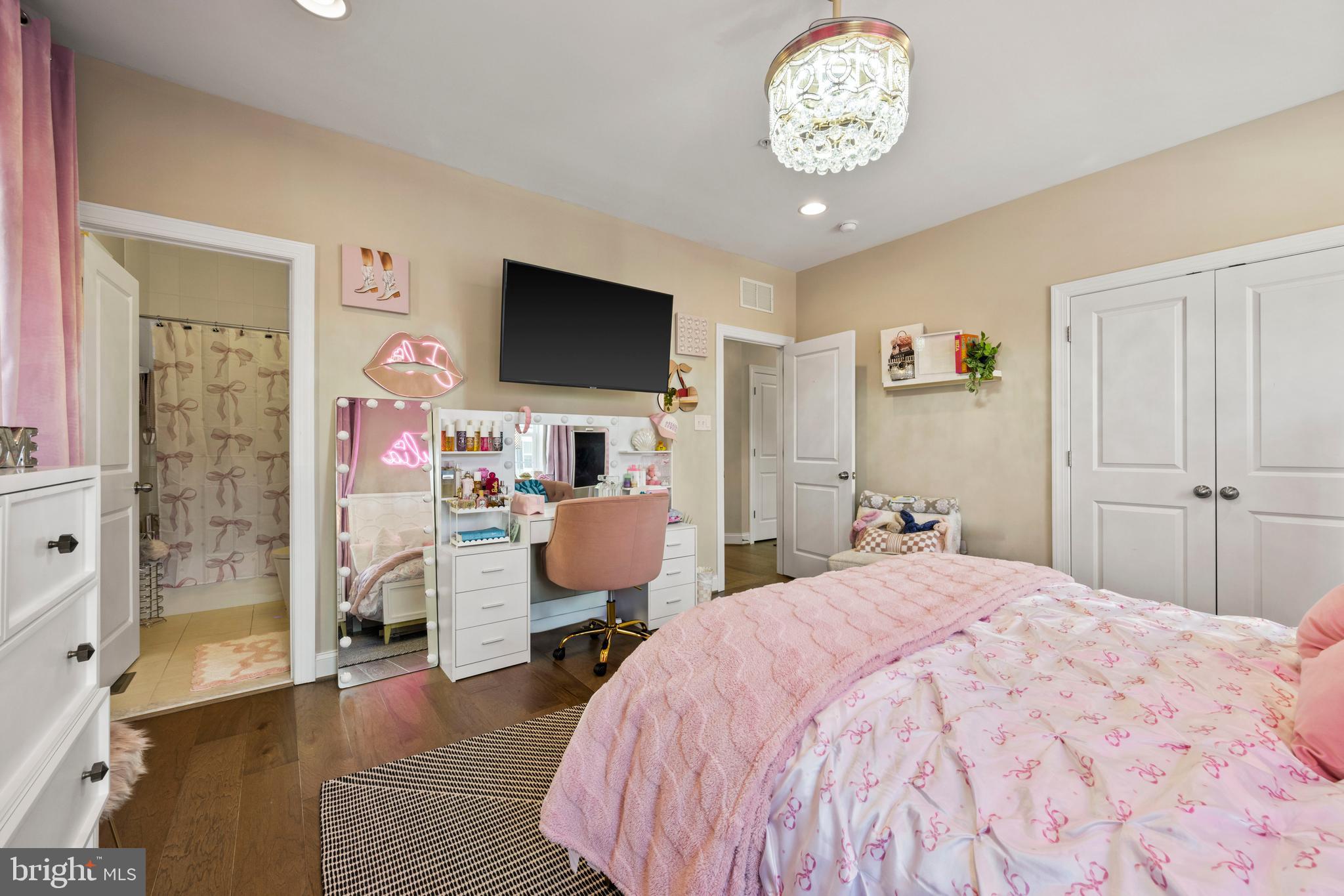 607 SOMERSTOWN STREET