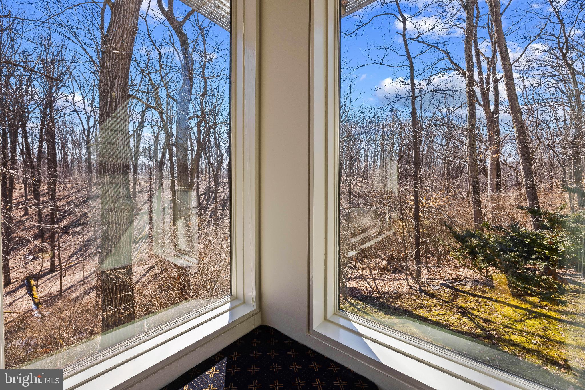 2923 WOODVALLEY DRIVE