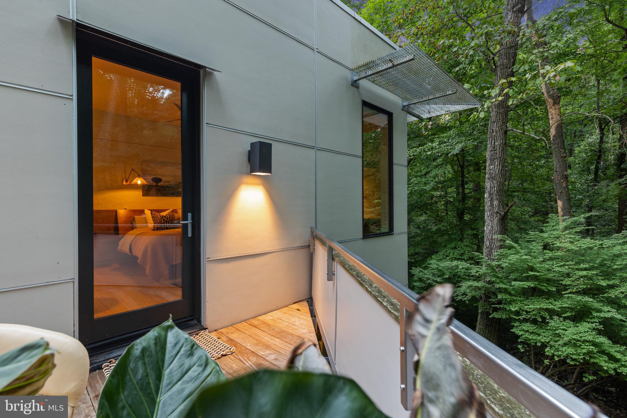 2923 WOODVALLEY DRIVE