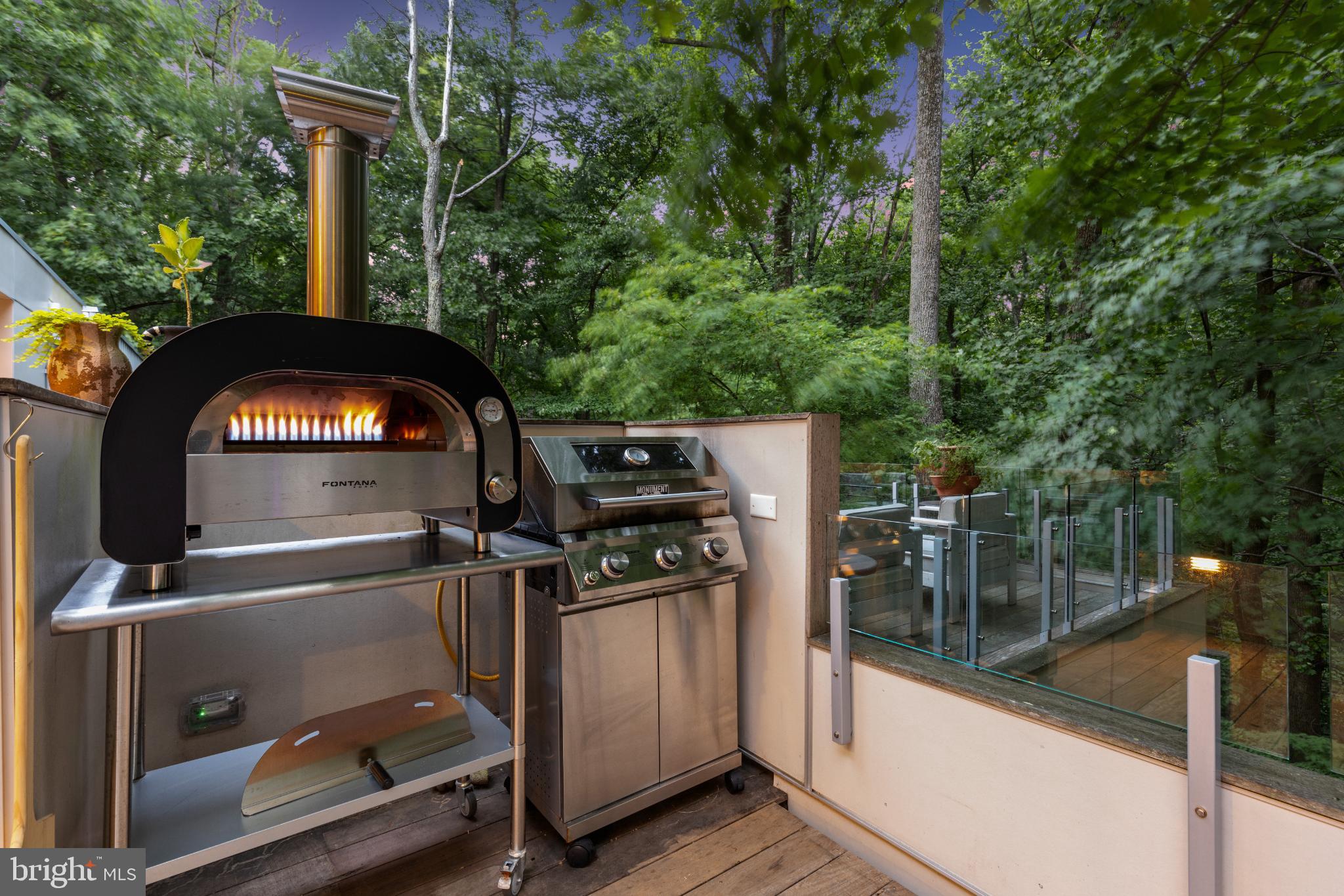 2923 WOODVALLEY DRIVE