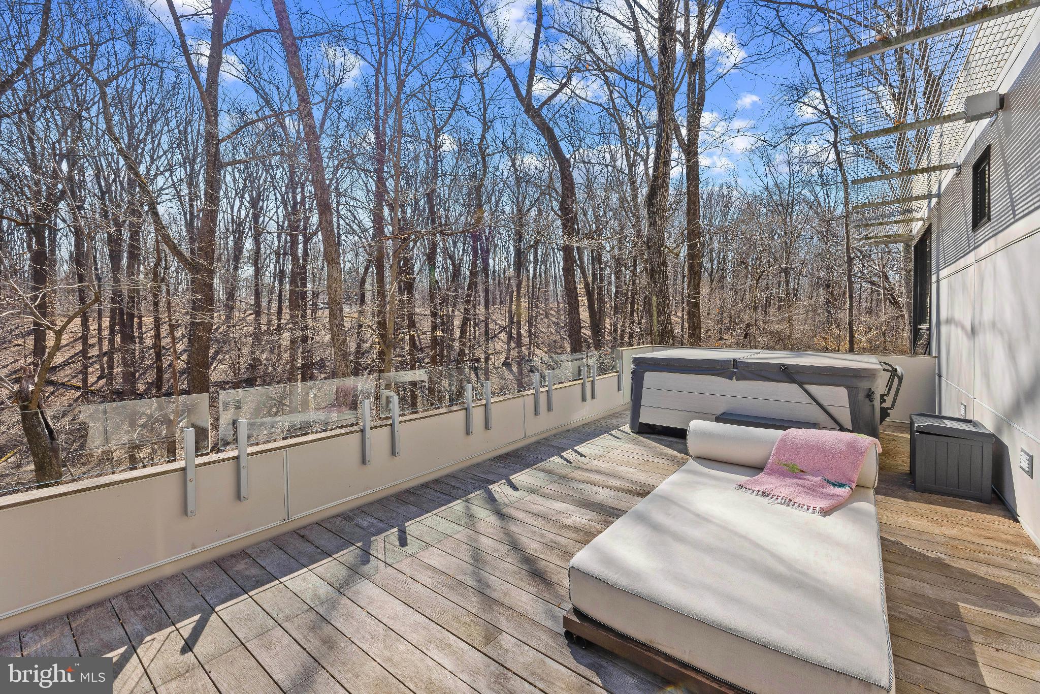 2923 WOODVALLEY DRIVE