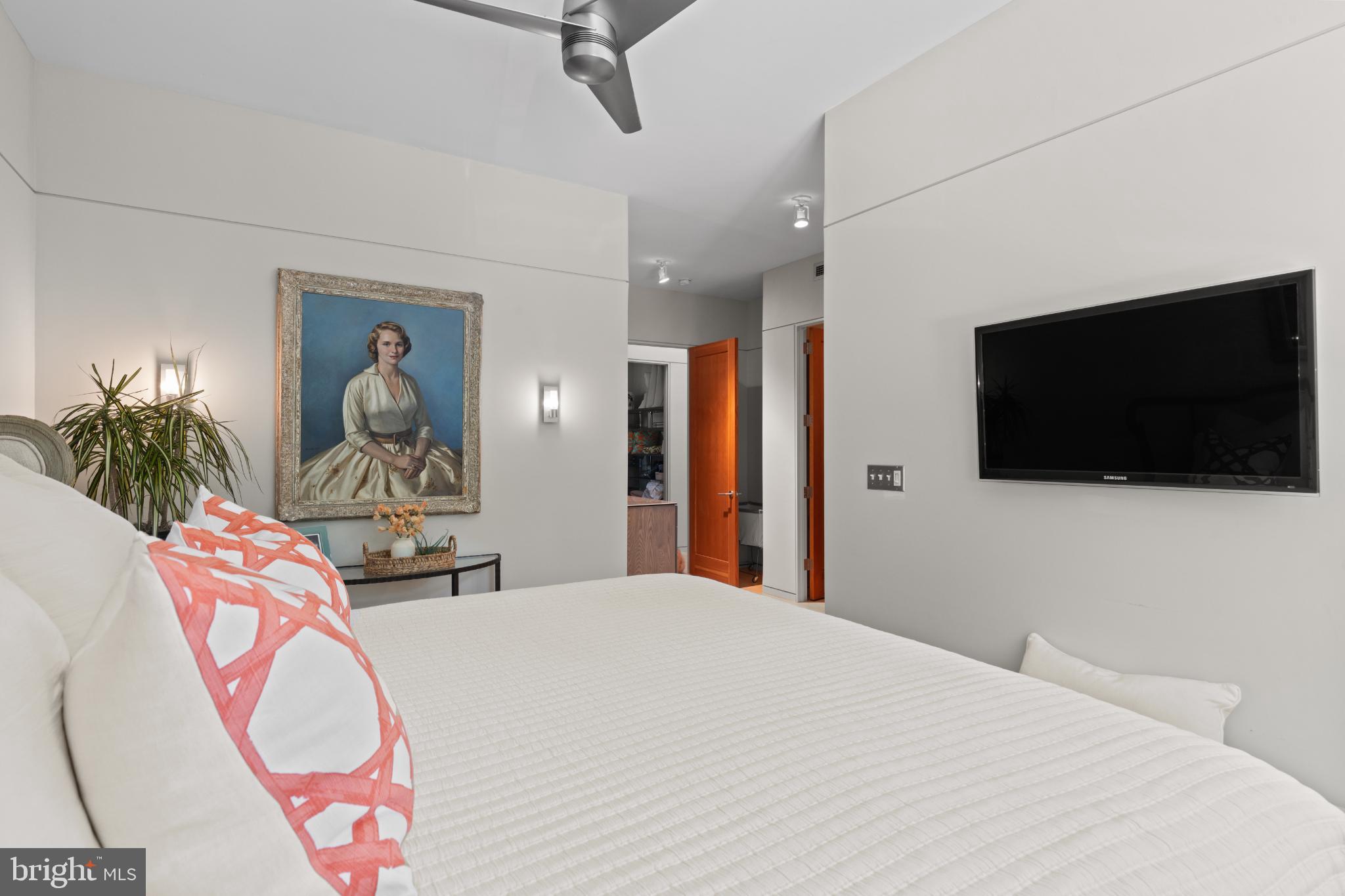 2923 WOODVALLEY DRIVE