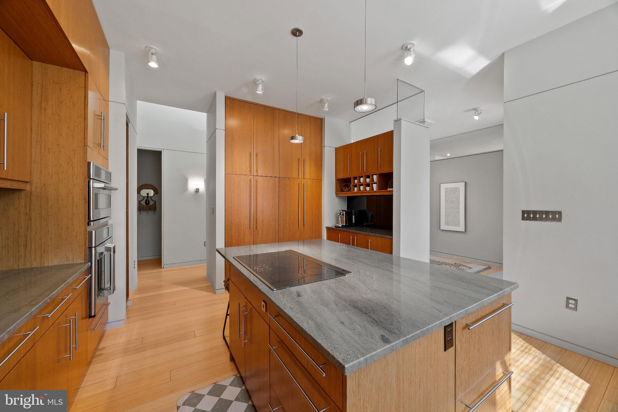 2923 WOODVALLEY DRIVE