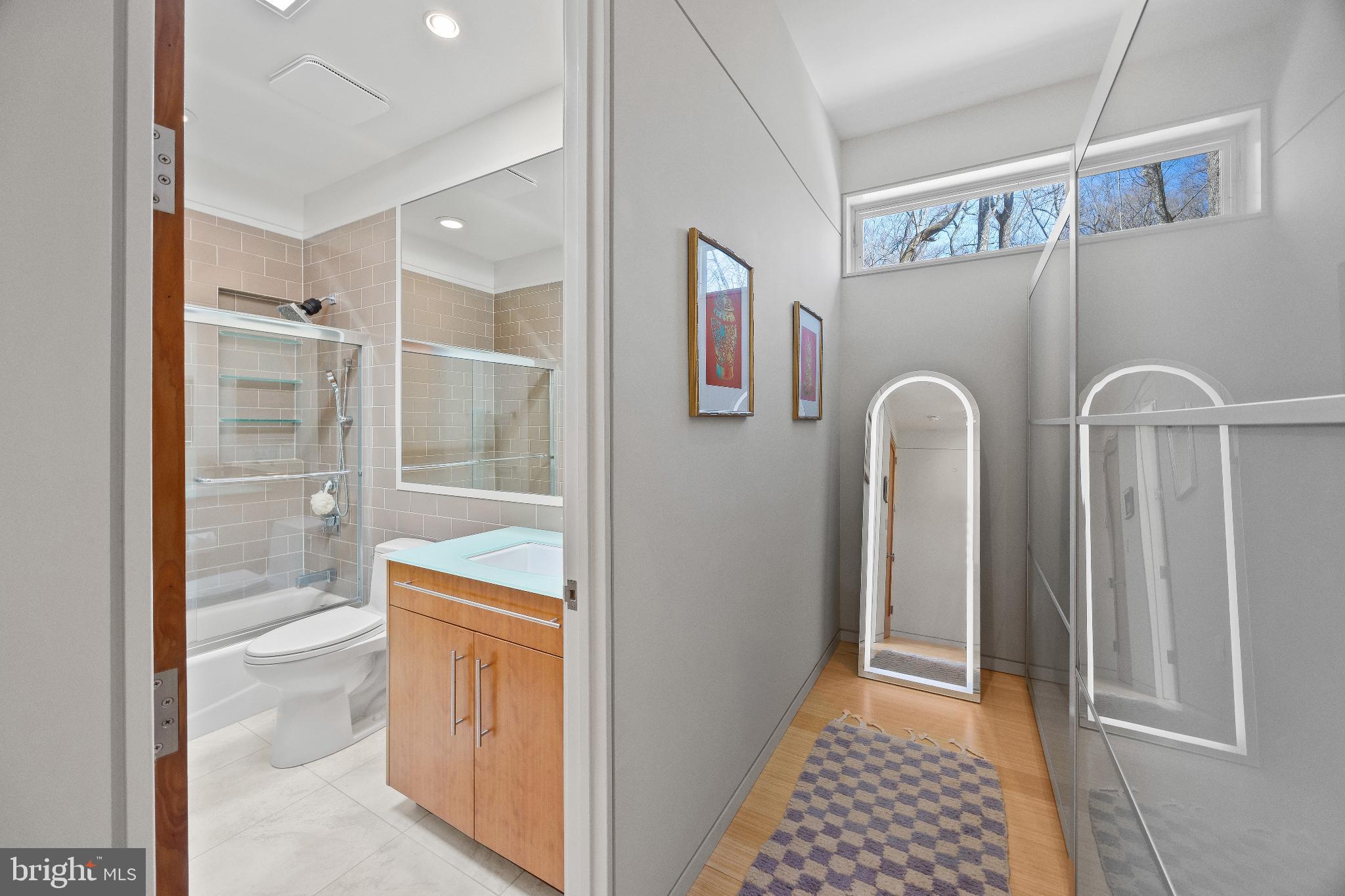 2923 WOODVALLEY DRIVE