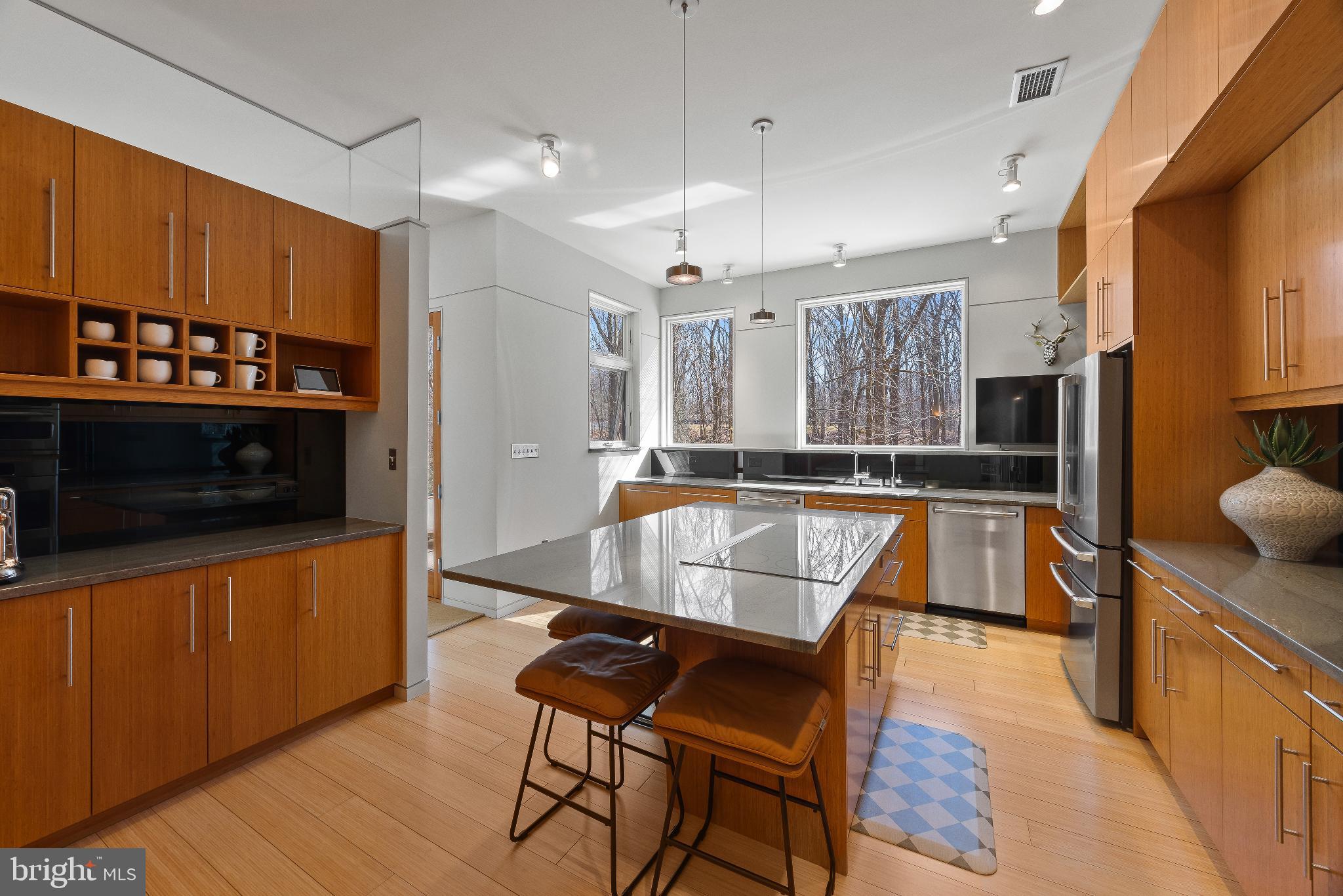 2923 WOODVALLEY DRIVE