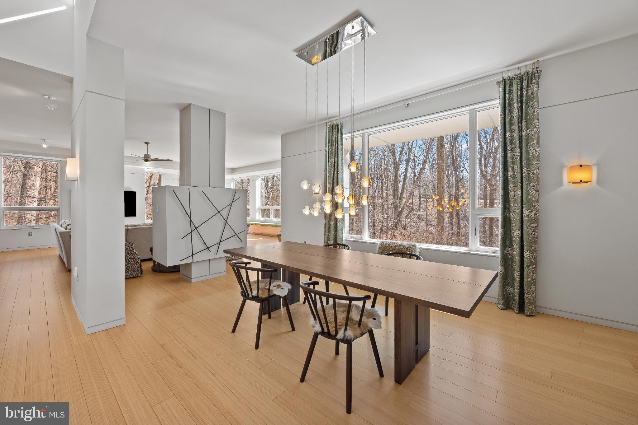 2923 WOODVALLEY DRIVE