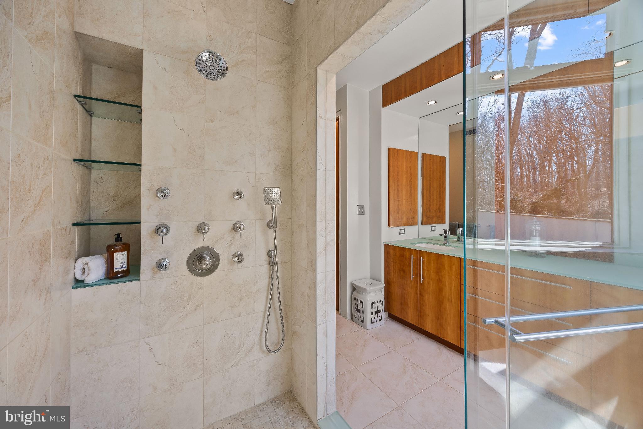 2923 WOODVALLEY DRIVE