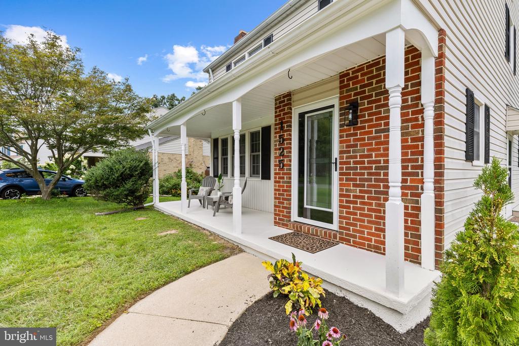 1525 CEDARWOOD DRIVE