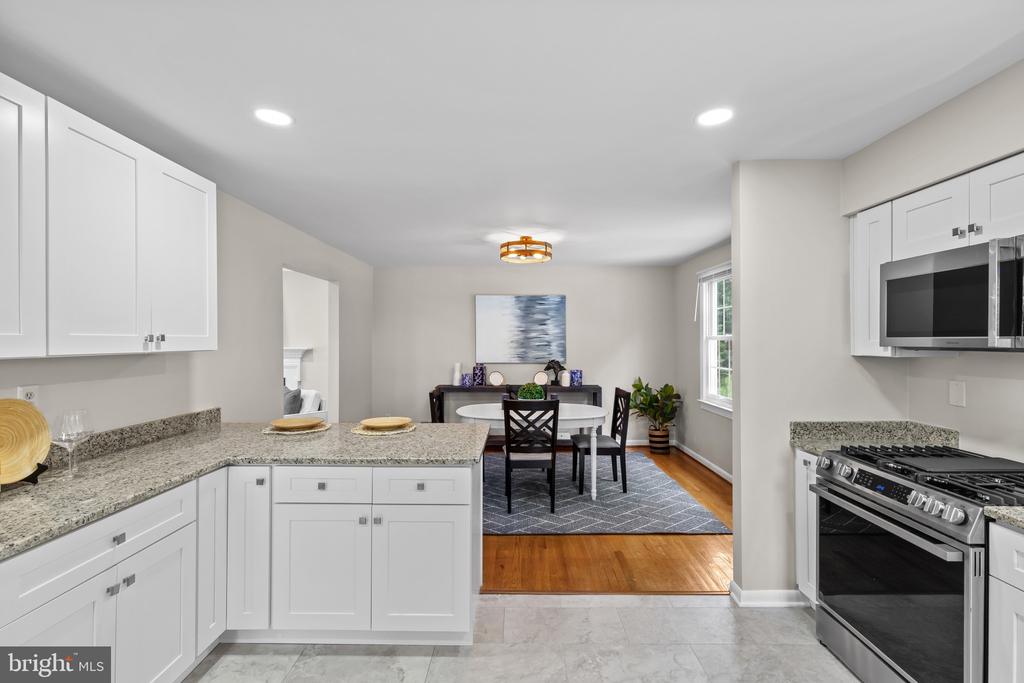 1525 CEDARWOOD DRIVE