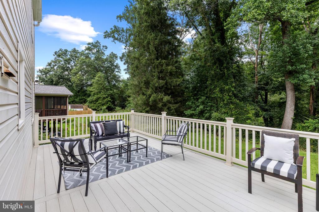 1525 CEDARWOOD DRIVE
