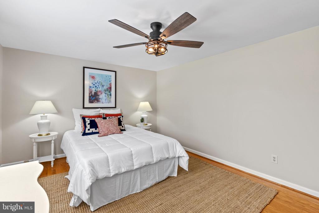 1525 CEDARWOOD DRIVE