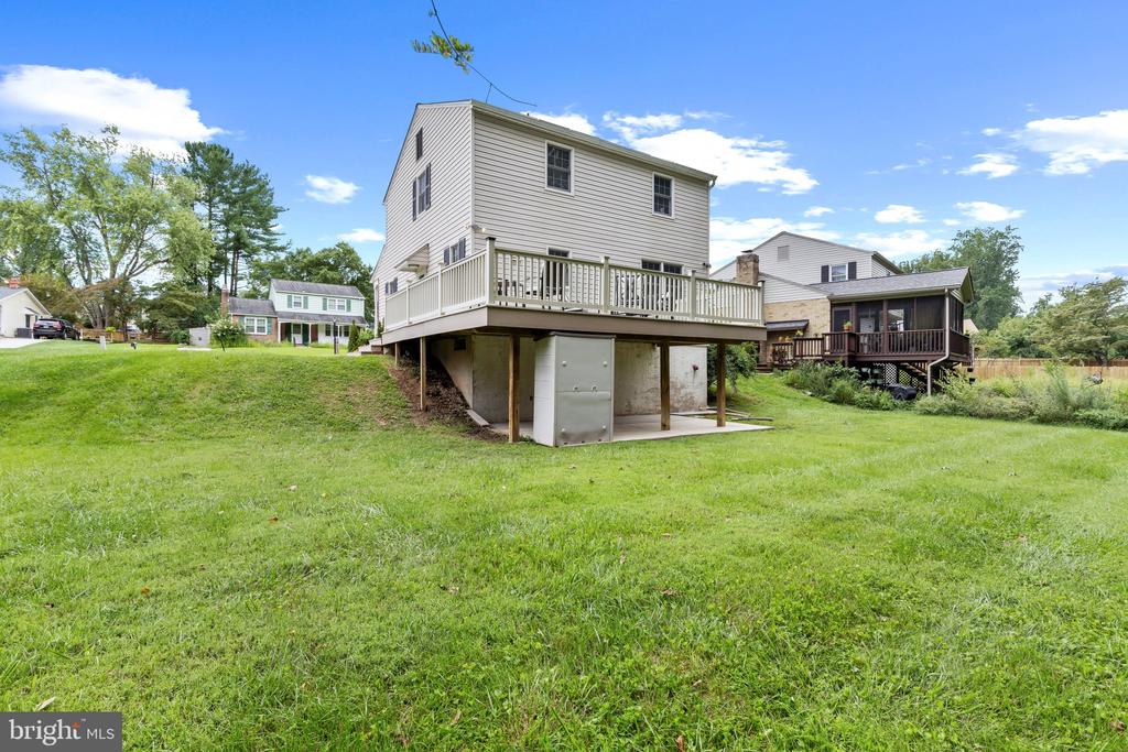 1525 CEDARWOOD DRIVE