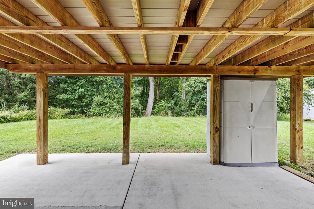 1525 CEDARWOOD DRIVE
