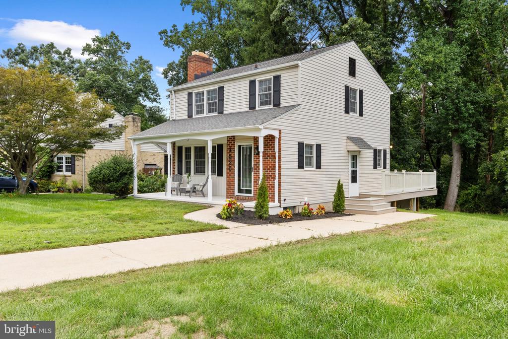 1525 CEDARWOOD DRIVE