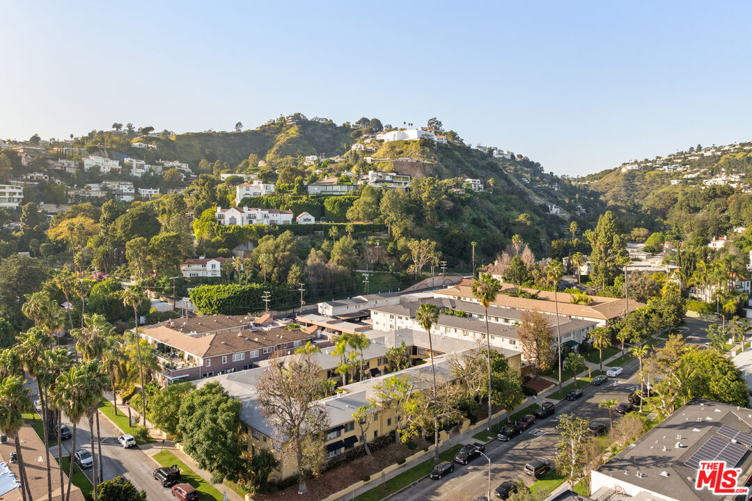 1615 N Laurel Ave Unit: 202