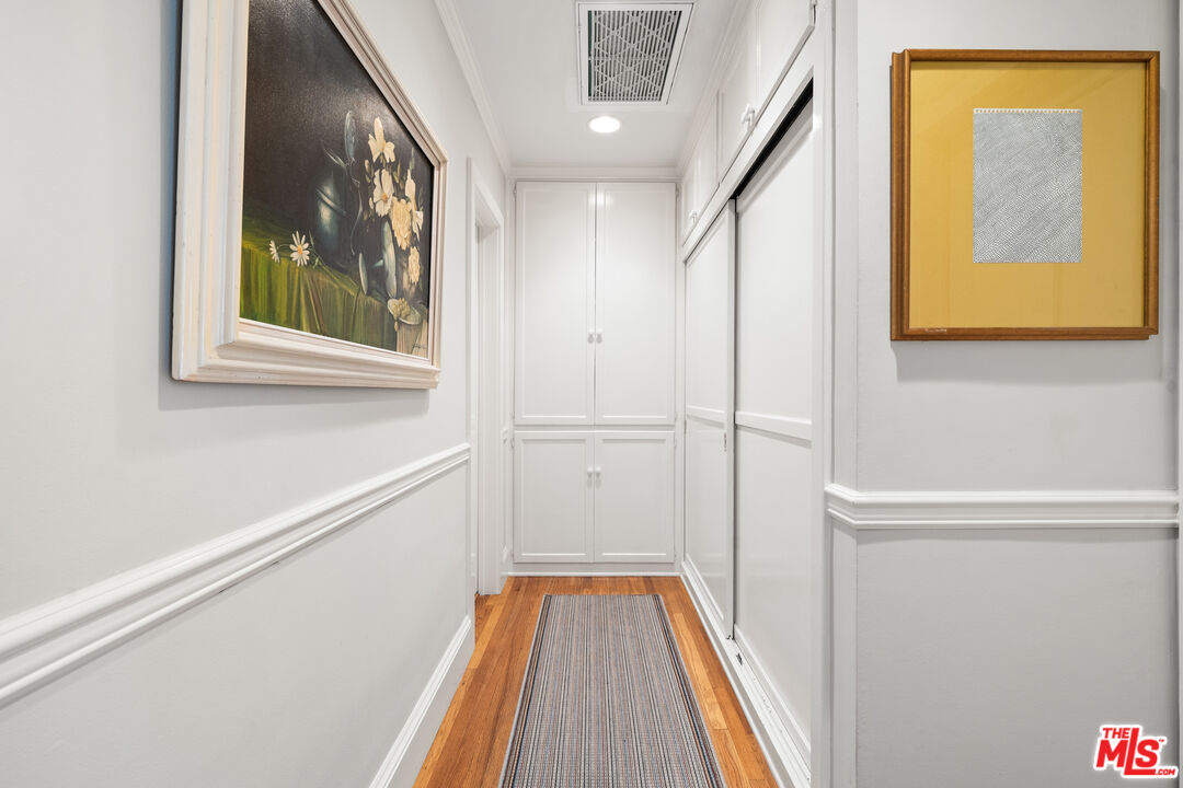 1615 N Laurel Ave Unit: 202