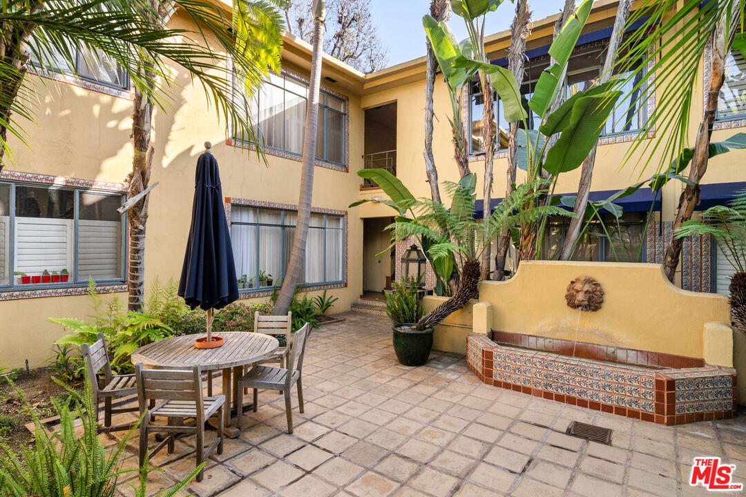 1615 N Laurel Ave Unit: 202