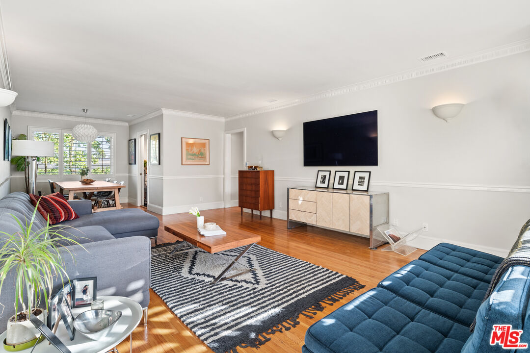 1615 N Laurel Ave Unit: 202