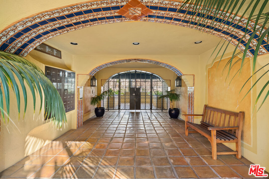 1615 N Laurel Ave Unit: 202