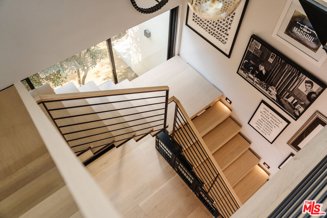 819 N Ogden Dr
