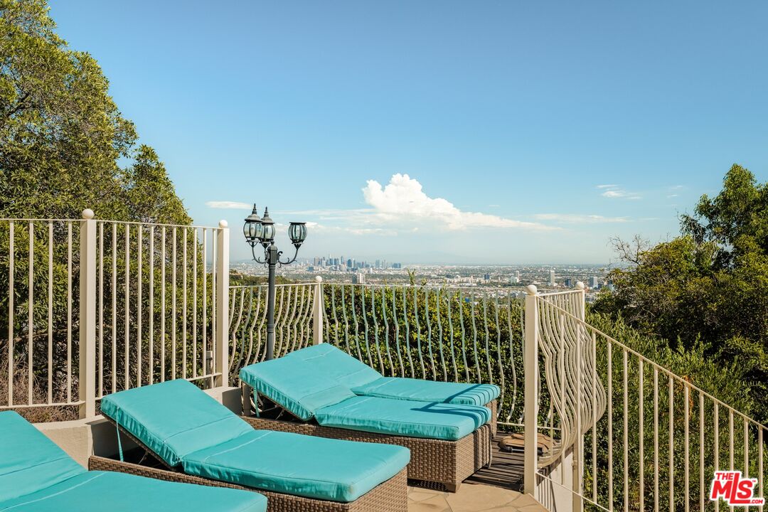 1454 Blueridge Dr
