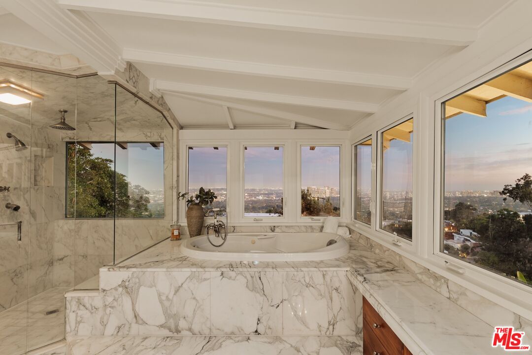 1454 Blueridge Dr