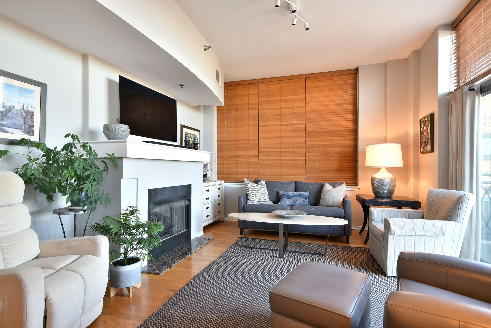 1201 W Adams Street Unit: 411